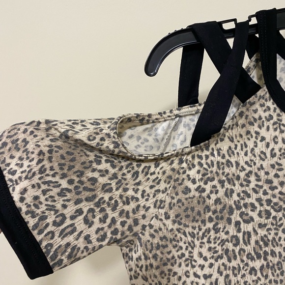 NWOT Hailey & Co women’s short sleeve top medium - Picture 4 of 7